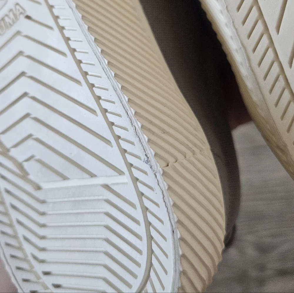 Cariuma OCA Low Canvas Sneaker in Mystic Grey